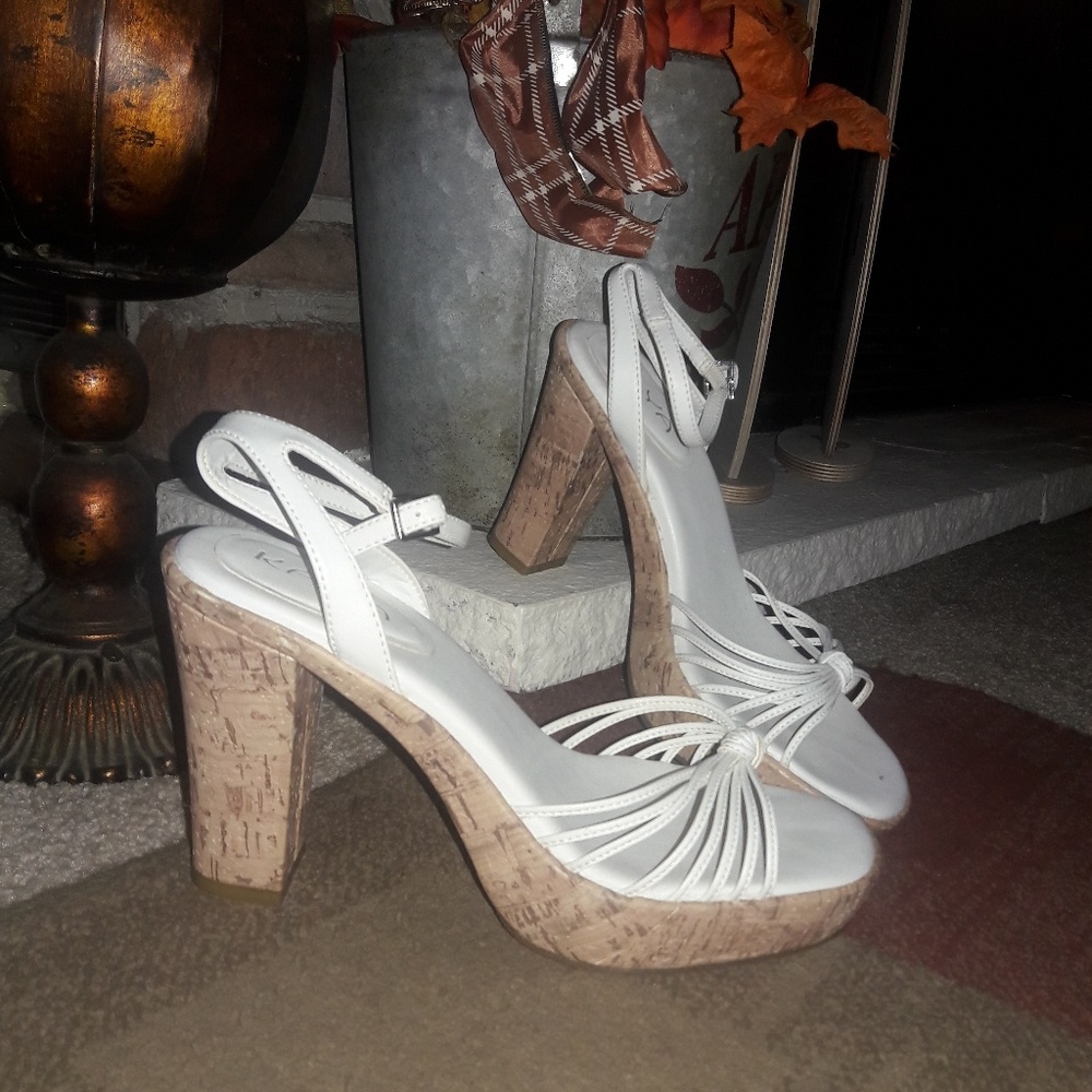 White and cork sandal